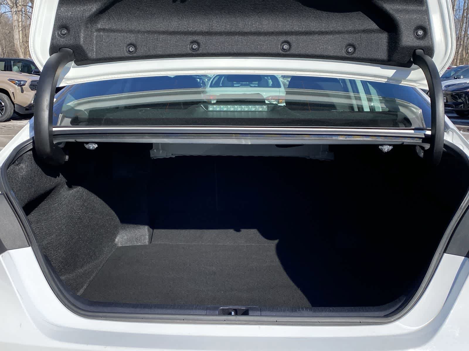 Thumbnail: 2023 Toyota Camry - 10