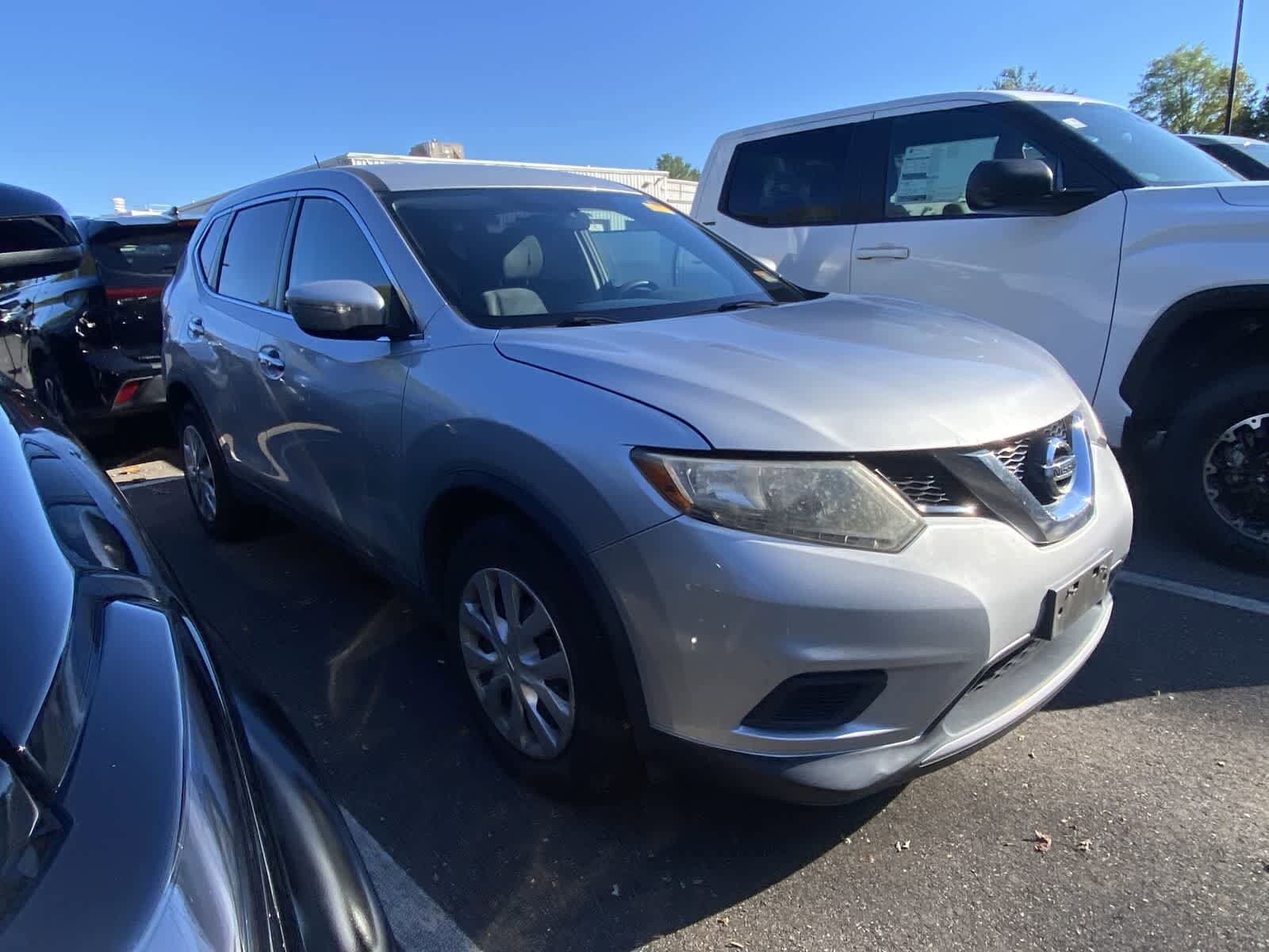 2015 Nissan Rogue S photo 3