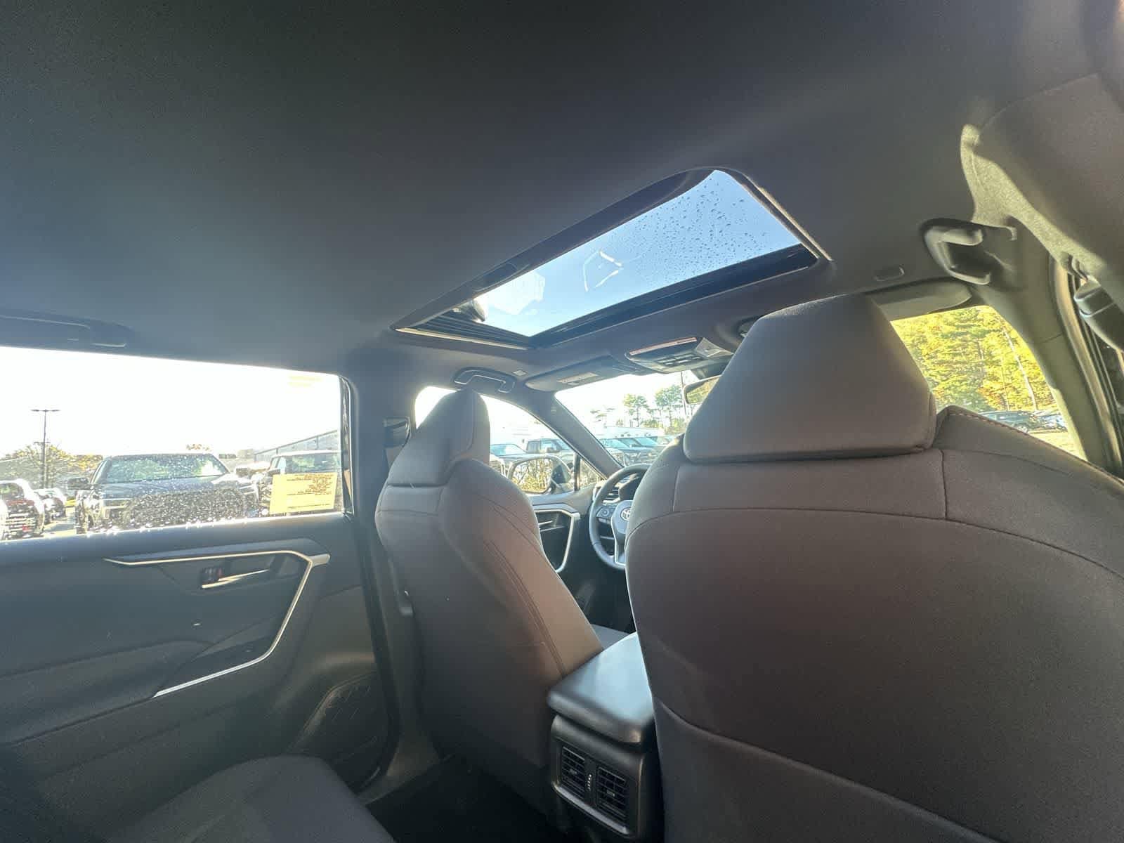 Thumbnail: 2025 Toyota RAV4 - 28