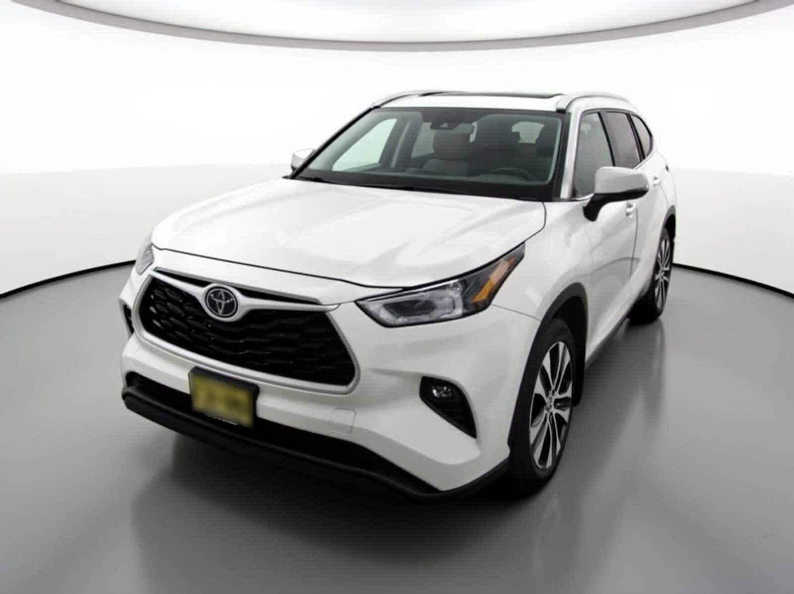 2023 Toyota Highlander XLE's photo