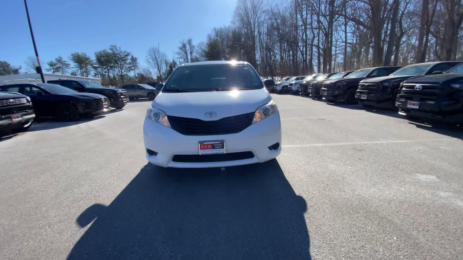 Thumbnail: 2013 Toyota Sienna - 11