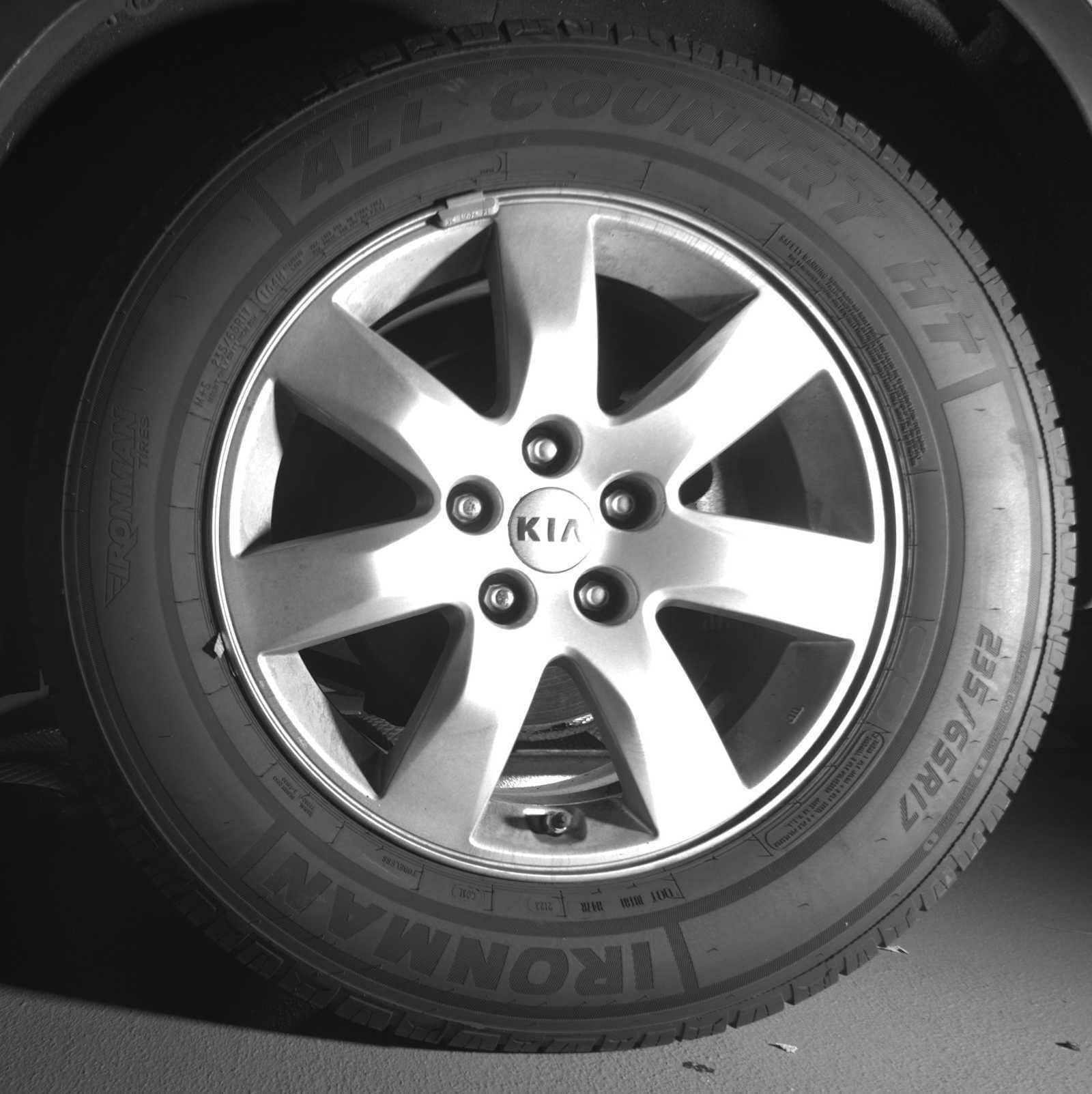 Thumbnail: 2013 Kia Sorento - 13