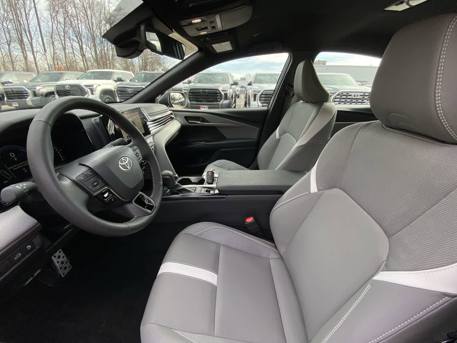 Thumbnail: 2025 Toyota Camry - 22