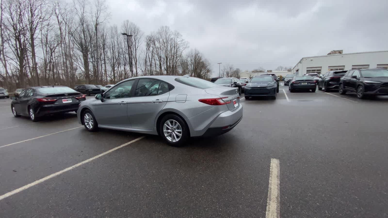 Thumbnail: 2025 Toyota Camry - 11