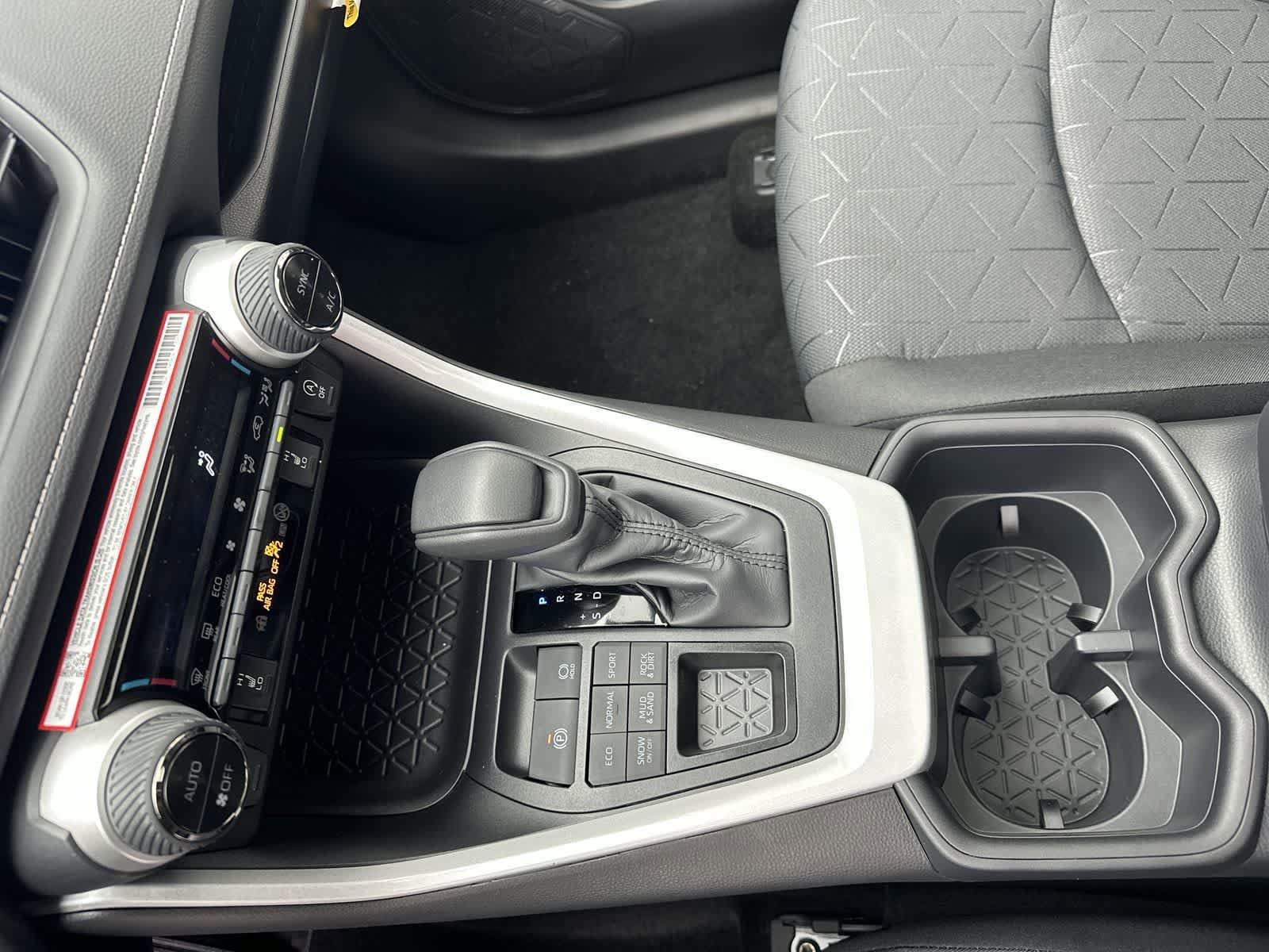 Thumbnail: 2025 Toyota RAV4 - 28