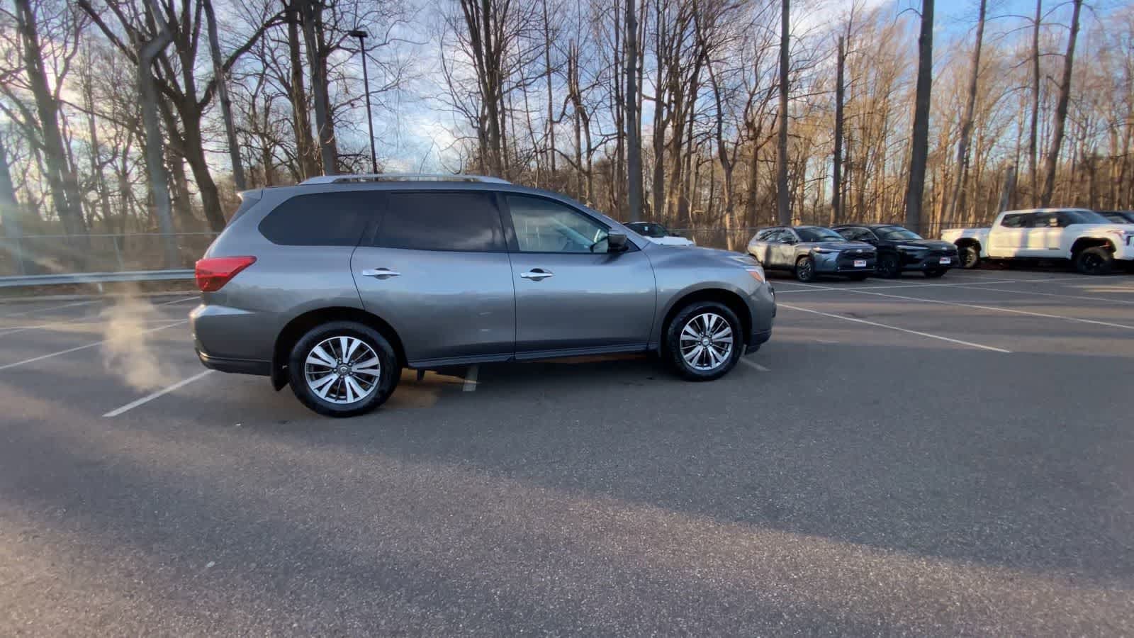 Thumbnail: 2018 Nissan Pathfinder - 14