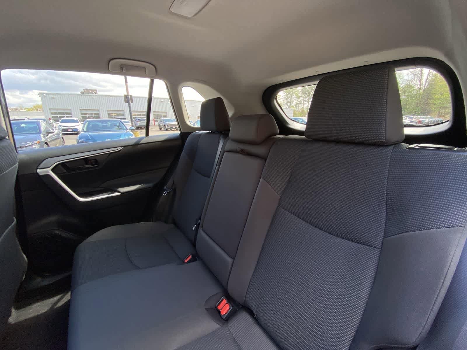 Thumbnail: 2025 Toyota RAV4 - 25