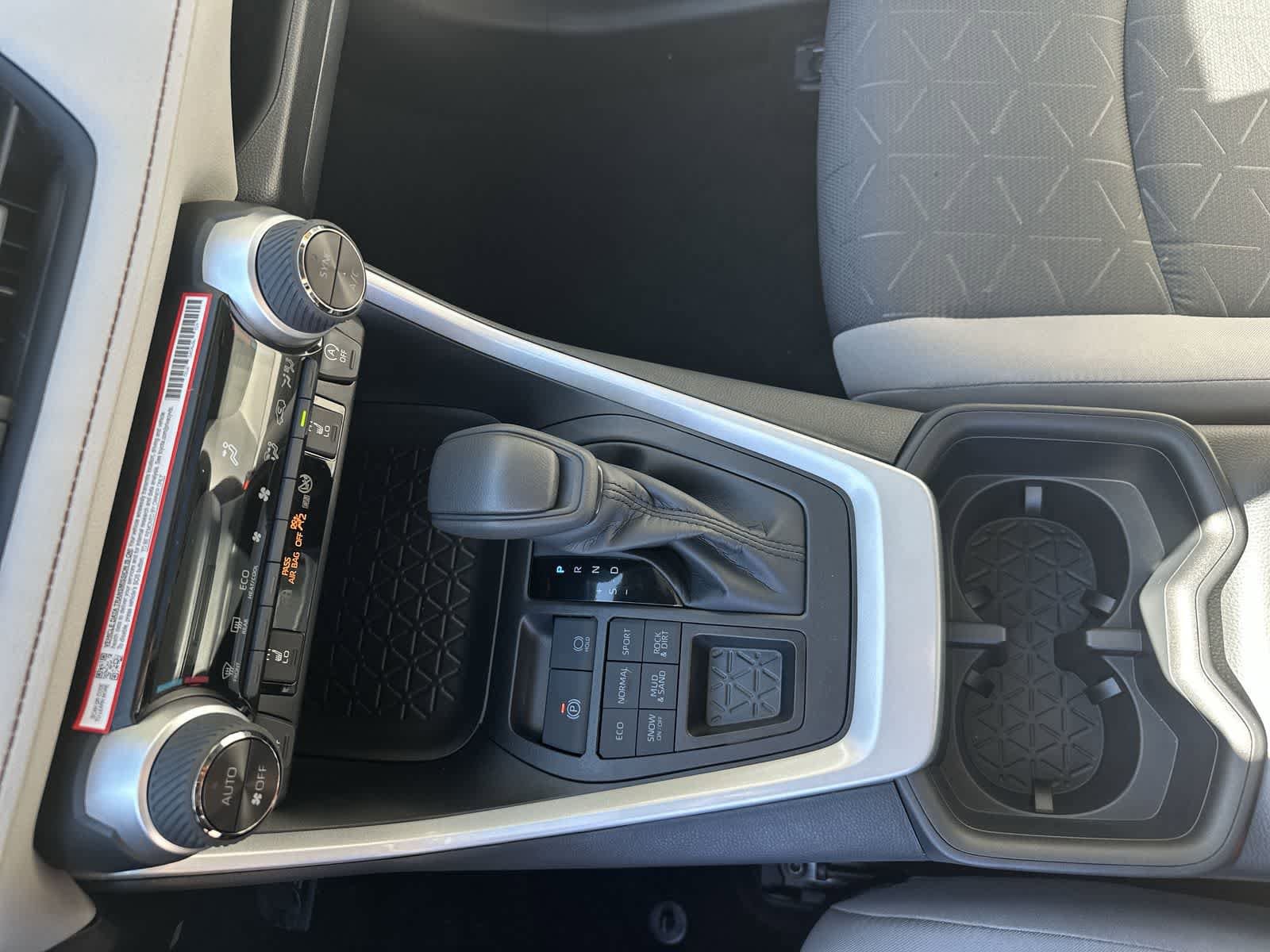 Thumbnail: 2025 Toyota RAV4 - 22