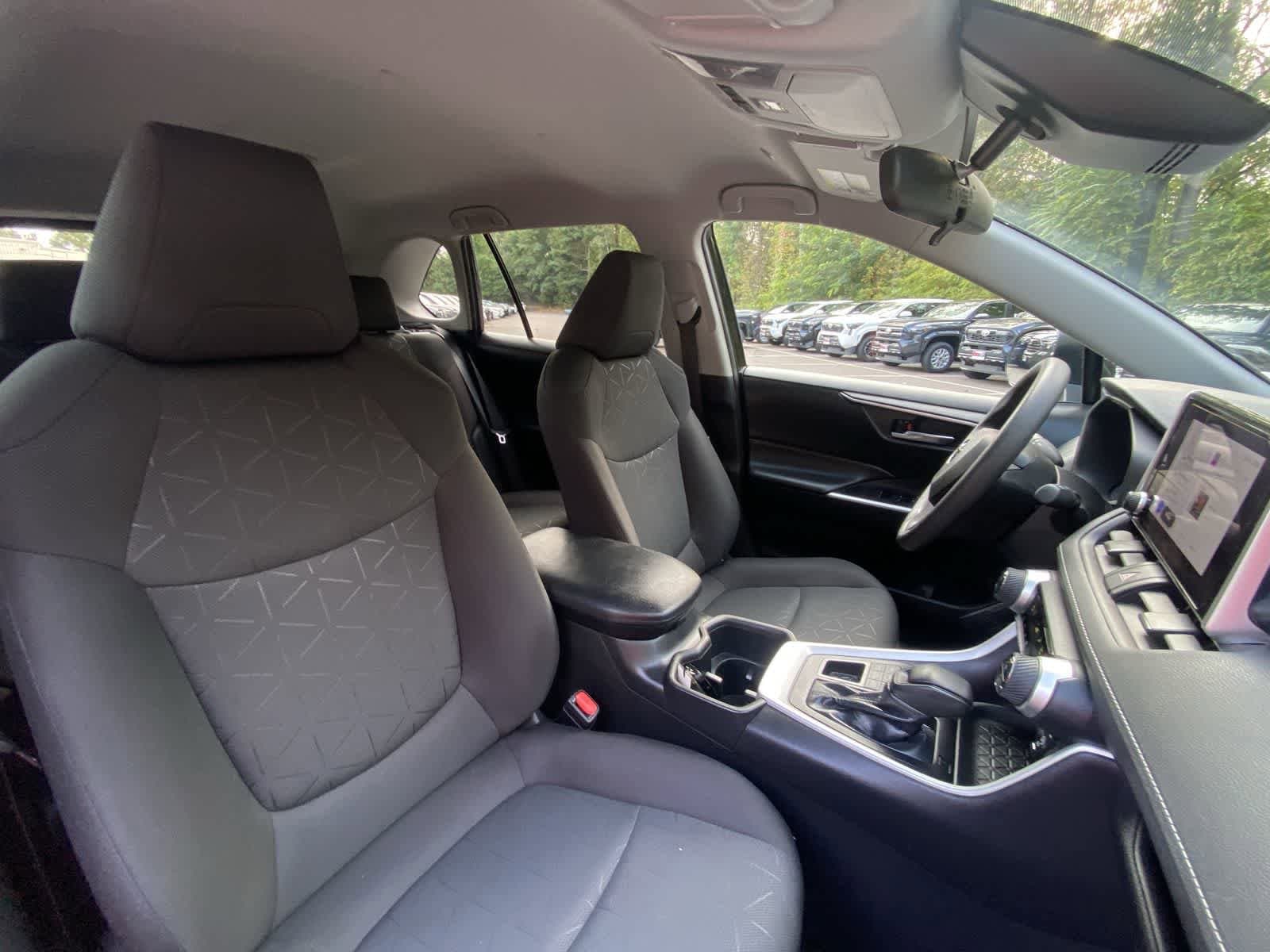 Thumbnail: 2024 Toyota RAV4 - 21