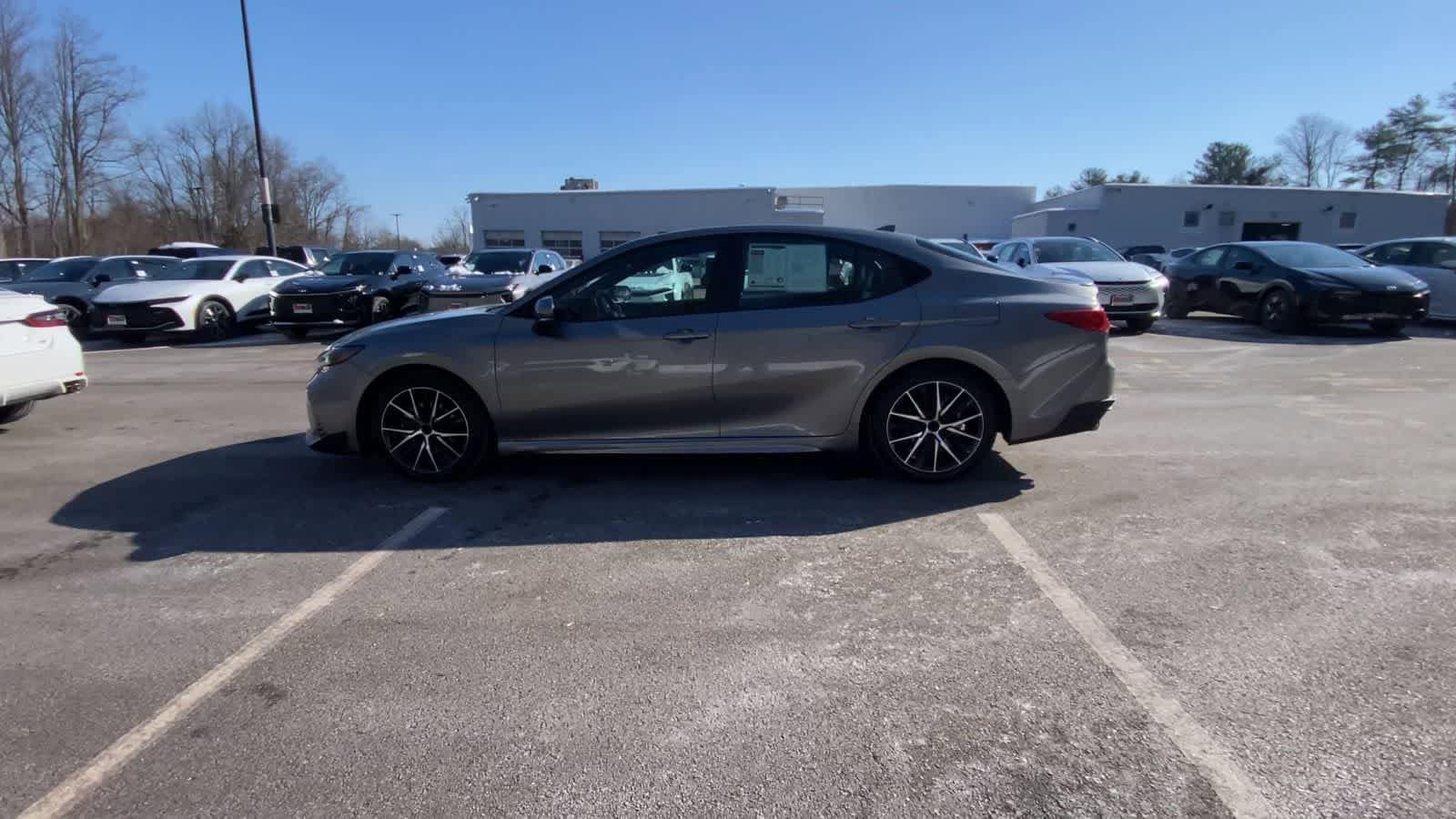 Thumbnail: 2025 Toyota Camry - 10