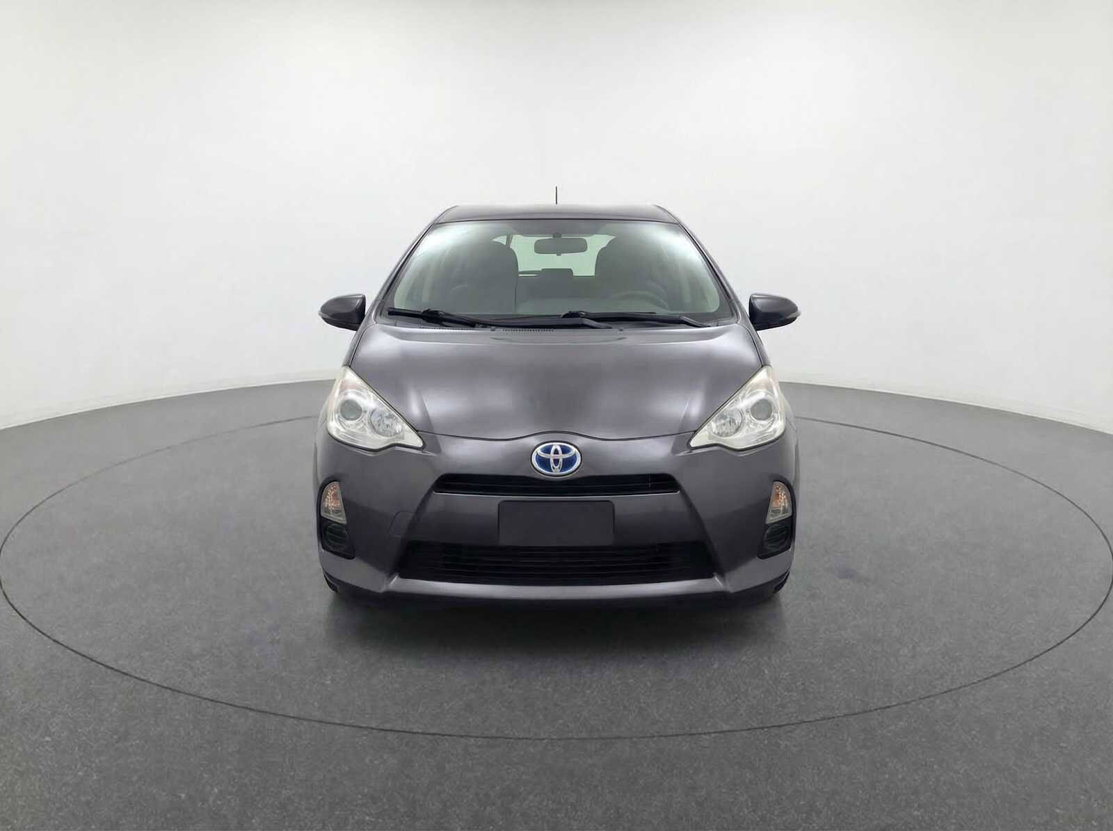 Thumbnail: 2012 Toyota Prius c - 2