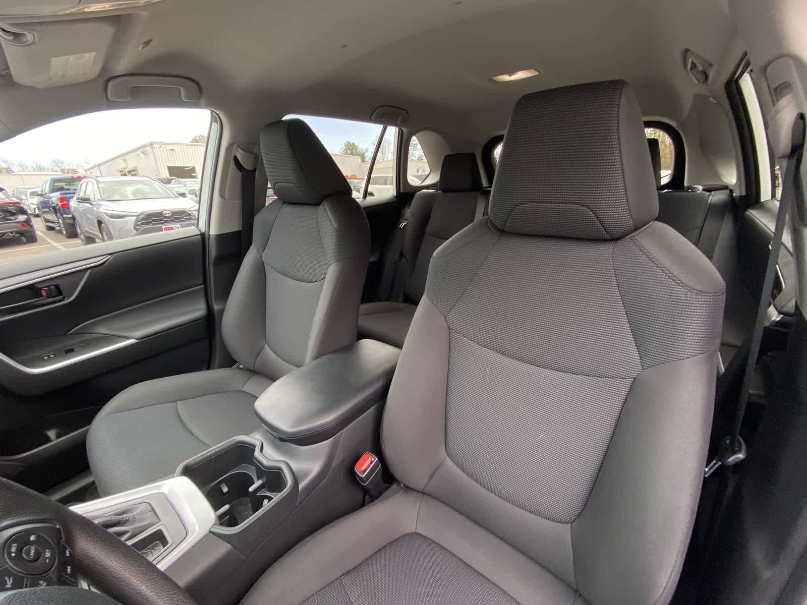 Thumbnail: 2025 Toyota RAV4 - 17