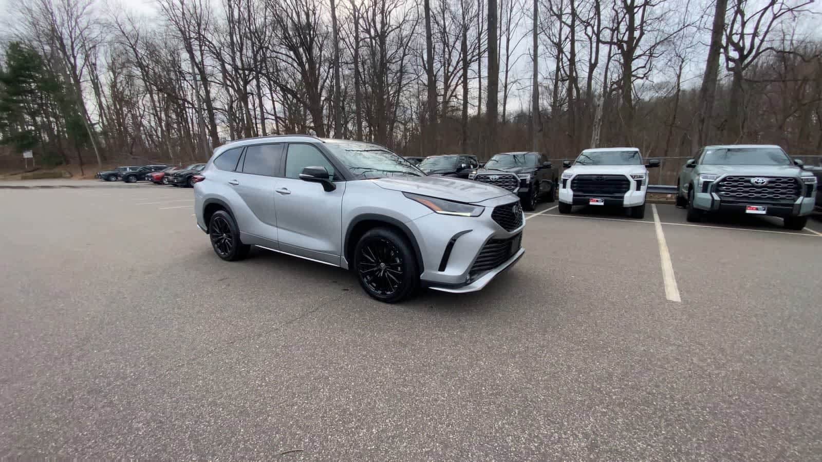 Thumbnail: 2025 Toyota Highlander - 4