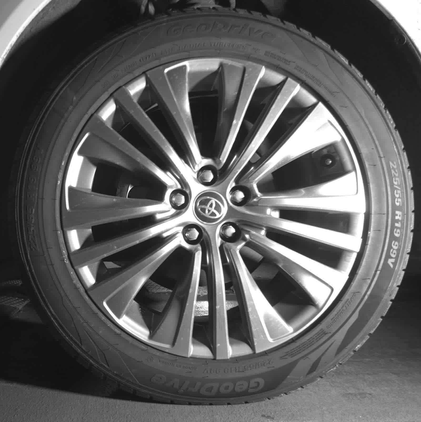 Thumbnail: 2022 Toyota Venza - 9