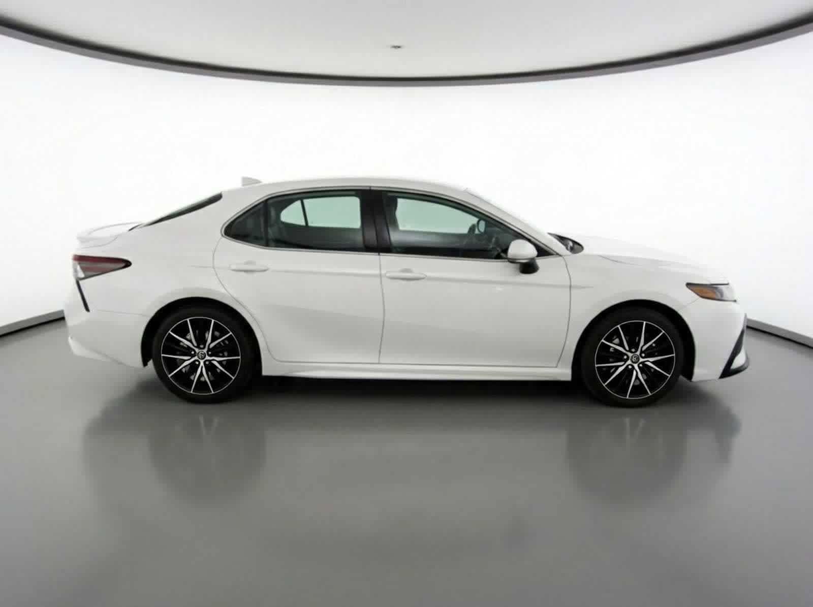 Thumbnail: 2023 Toyota Camry - 8