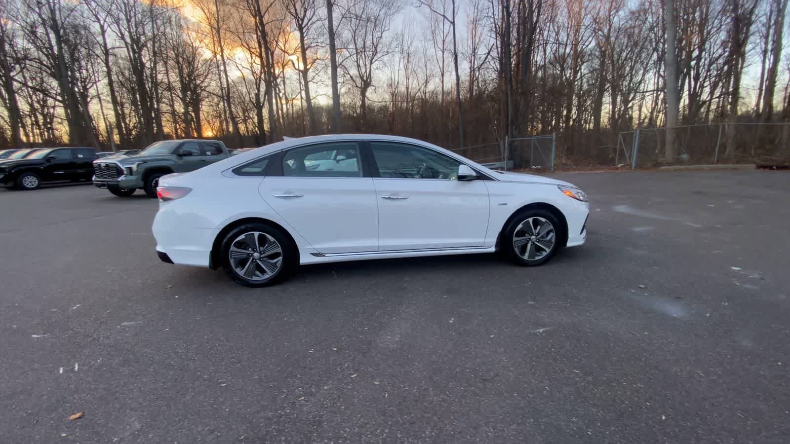 Thumbnail: 2019 Hyundai Sonata - 17