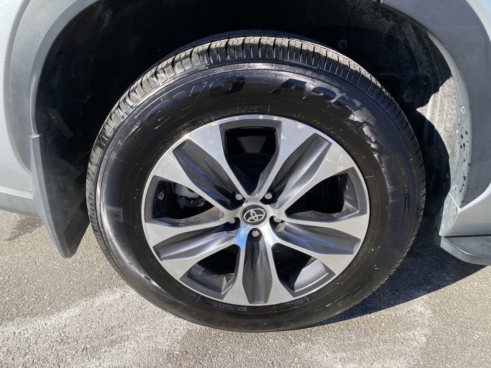 Thumbnail: 2021 Toyota Highlander - 17