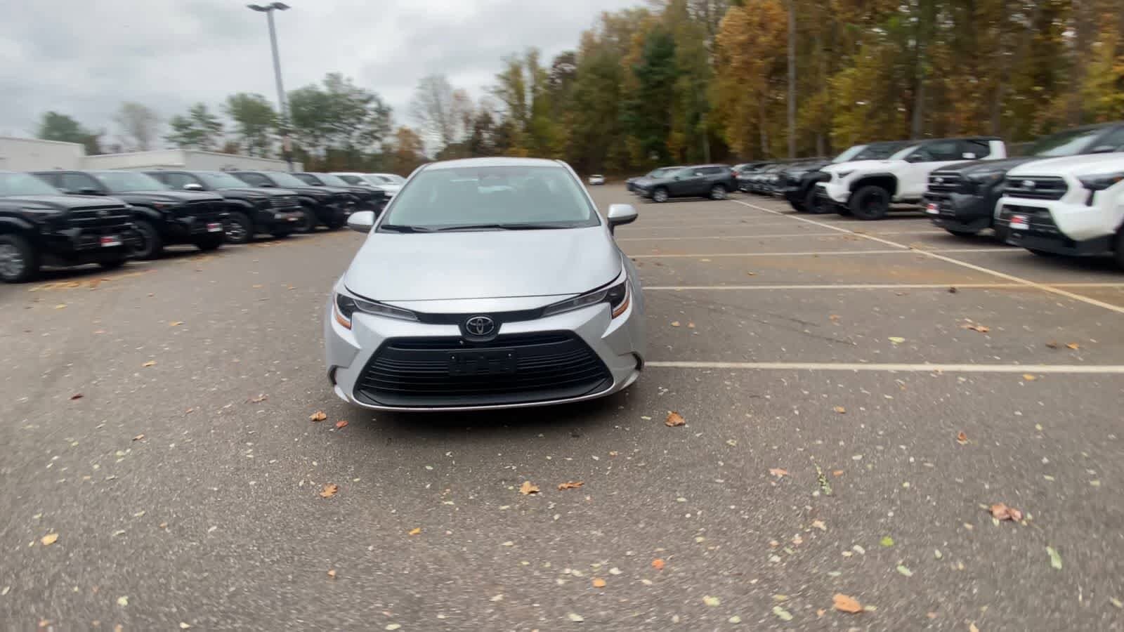 2024 Toyota Corolla LE photo 3