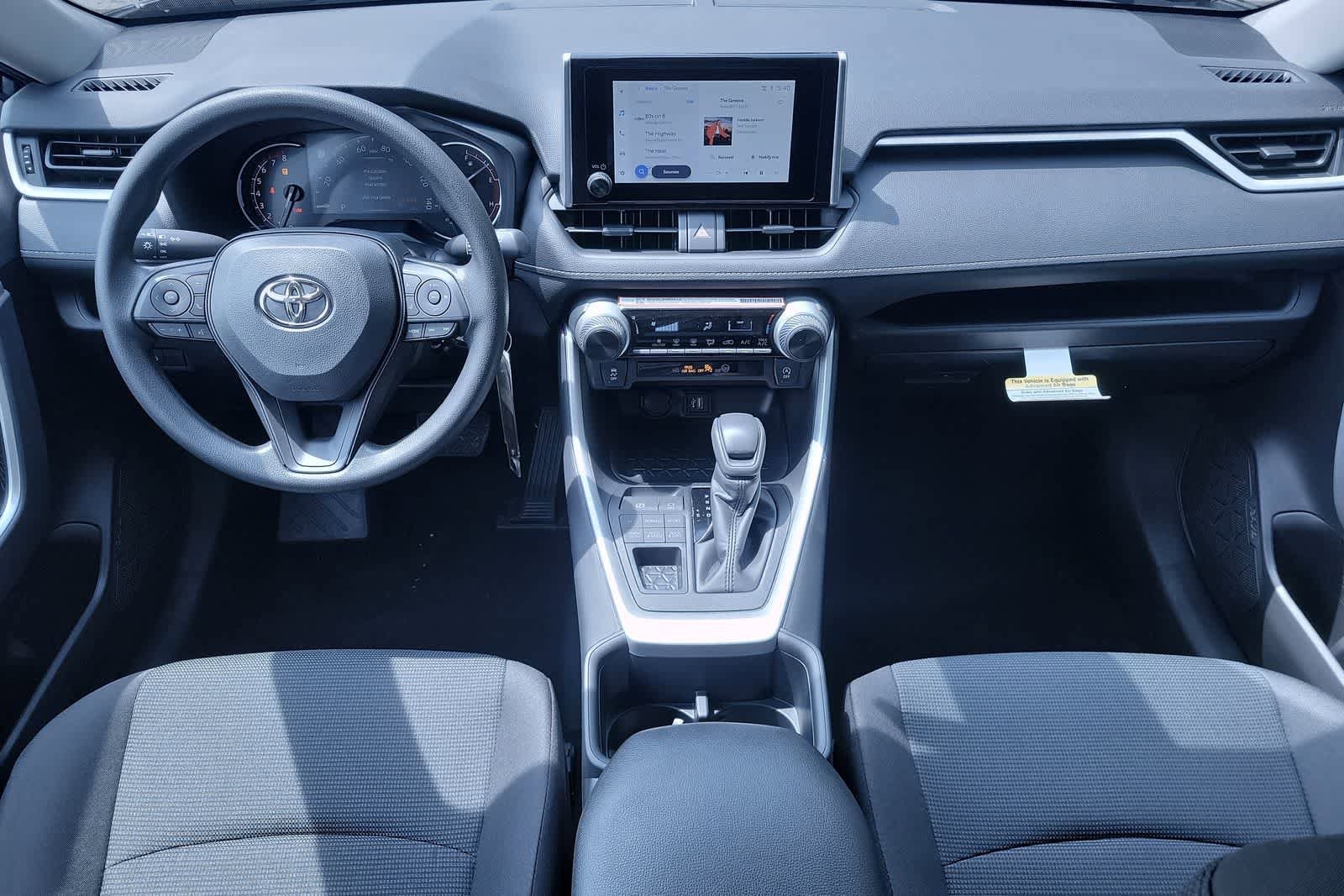 2025 Toyota RAV4 LE 34