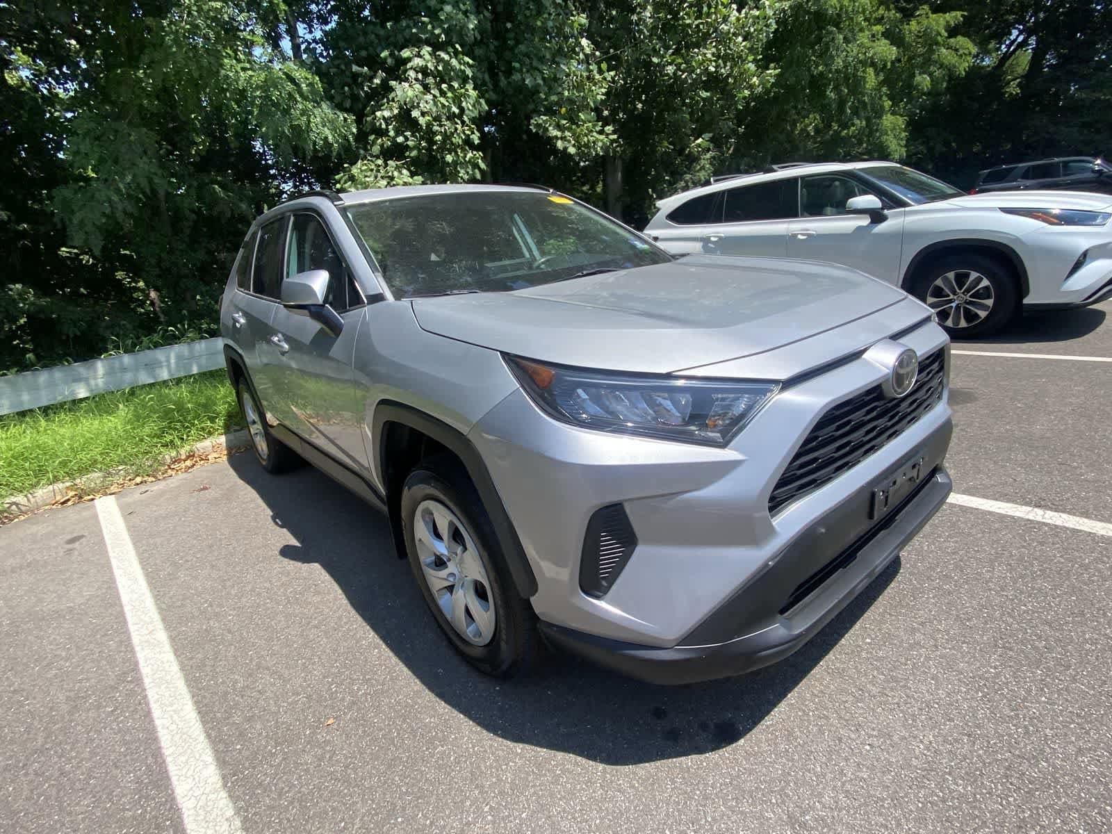 Thumbnail: 2019 Toyota RAV4 - 3