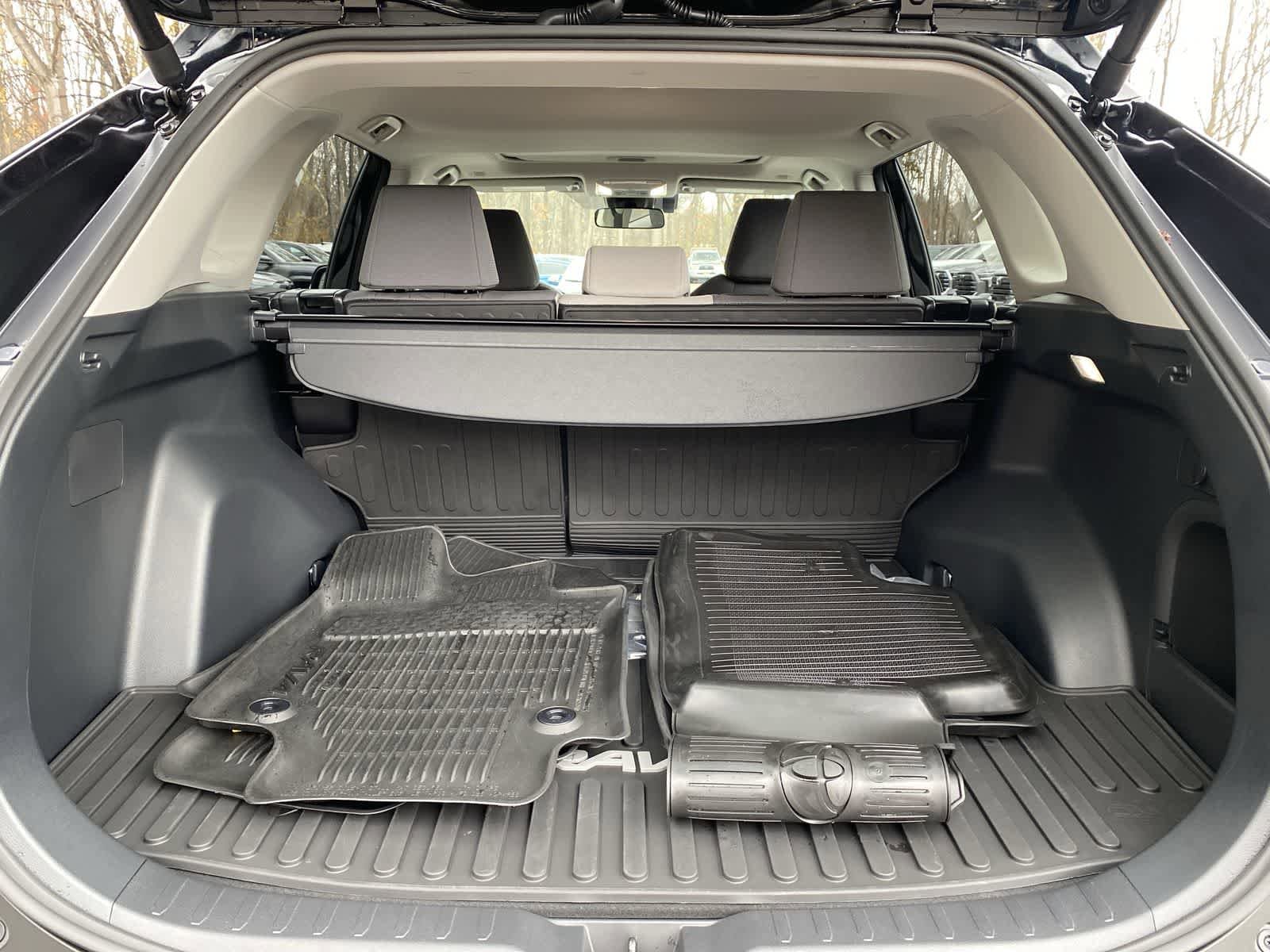 Thumbnail: 2025 Toyota RAV4 - 16