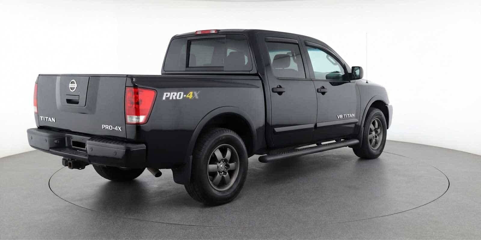 Thumbnail: 2015 Nissan Titan - 8