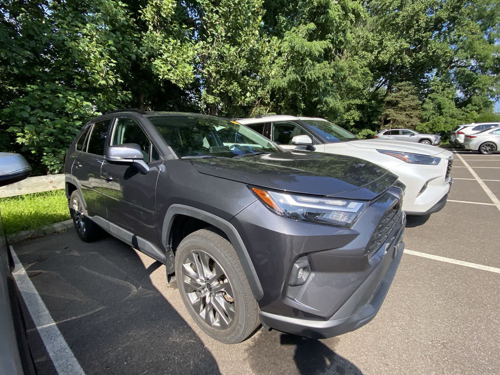Thumbnail: 2022 Toyota RAV4 - 3