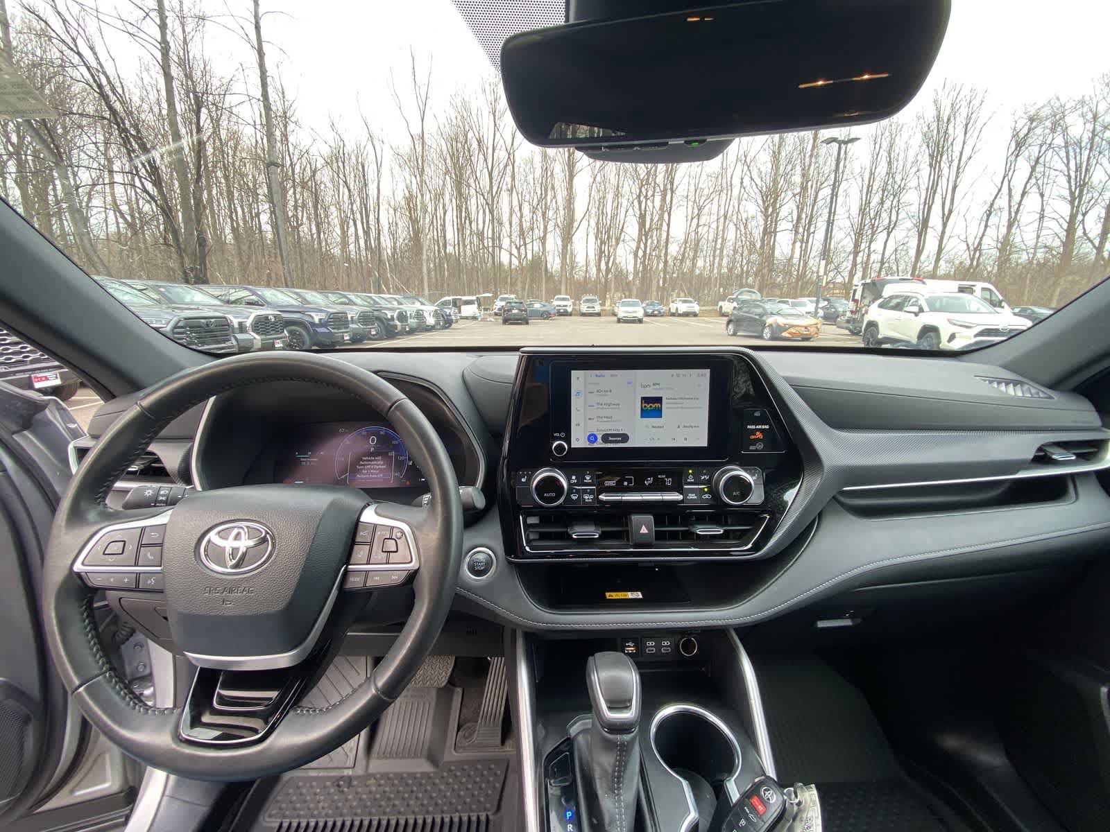 Thumbnail: 2025 Toyota Highlander - 19