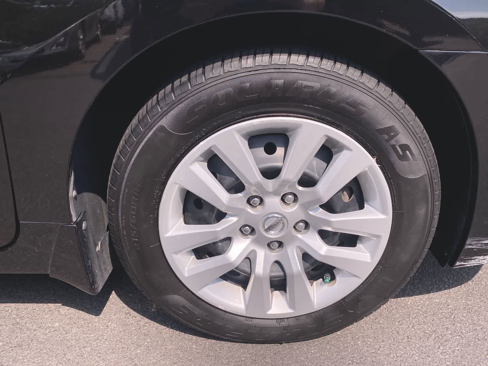 Thumbnail: 2015 Nissan Altima - 14