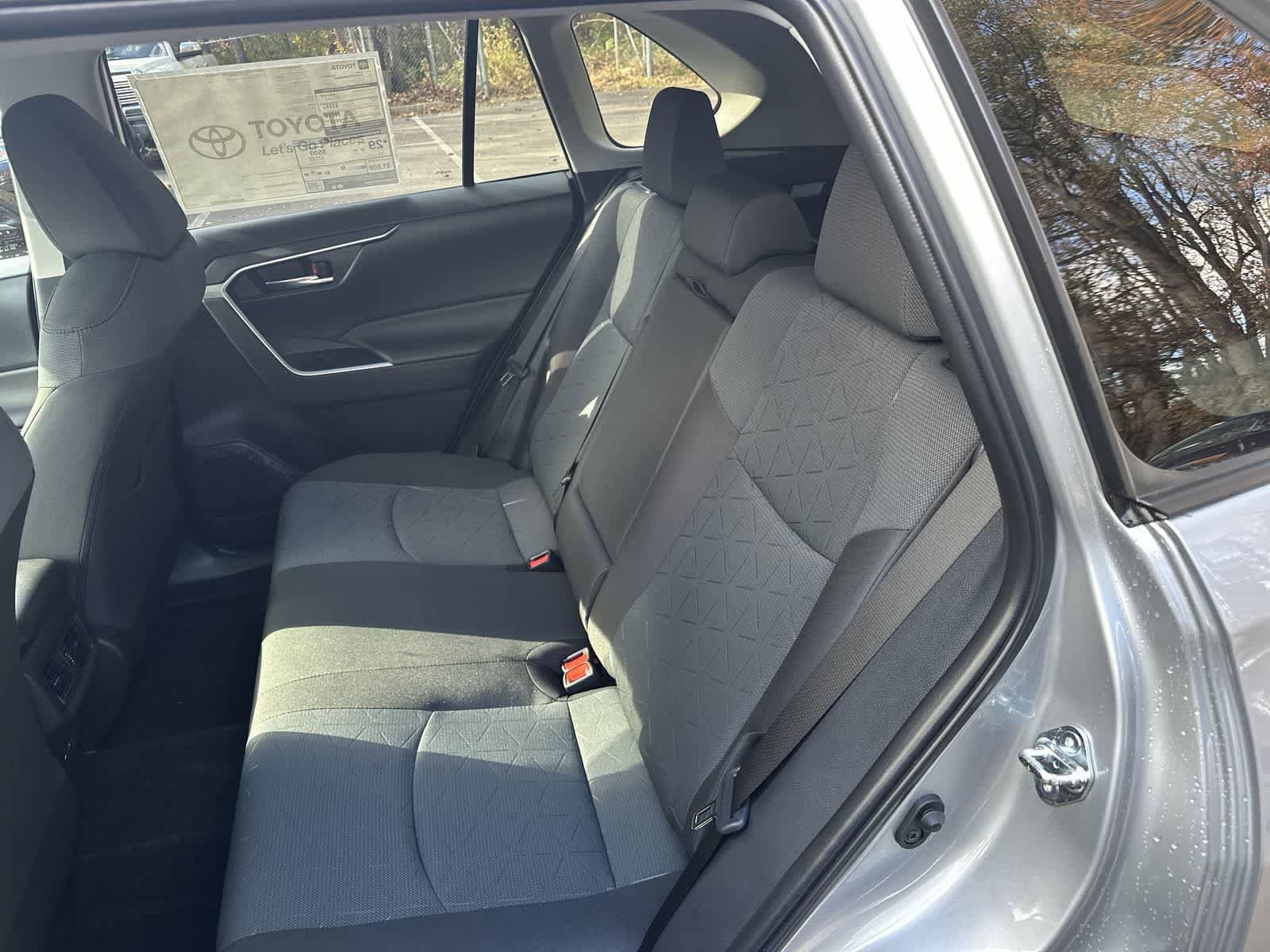 Thumbnail: 2025 Toyota RAV4 - 25