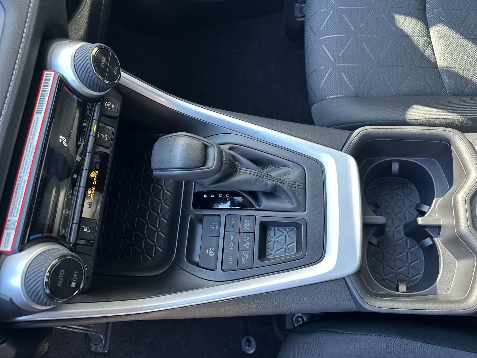 Thumbnail: 2025 Toyota RAV4 - 23