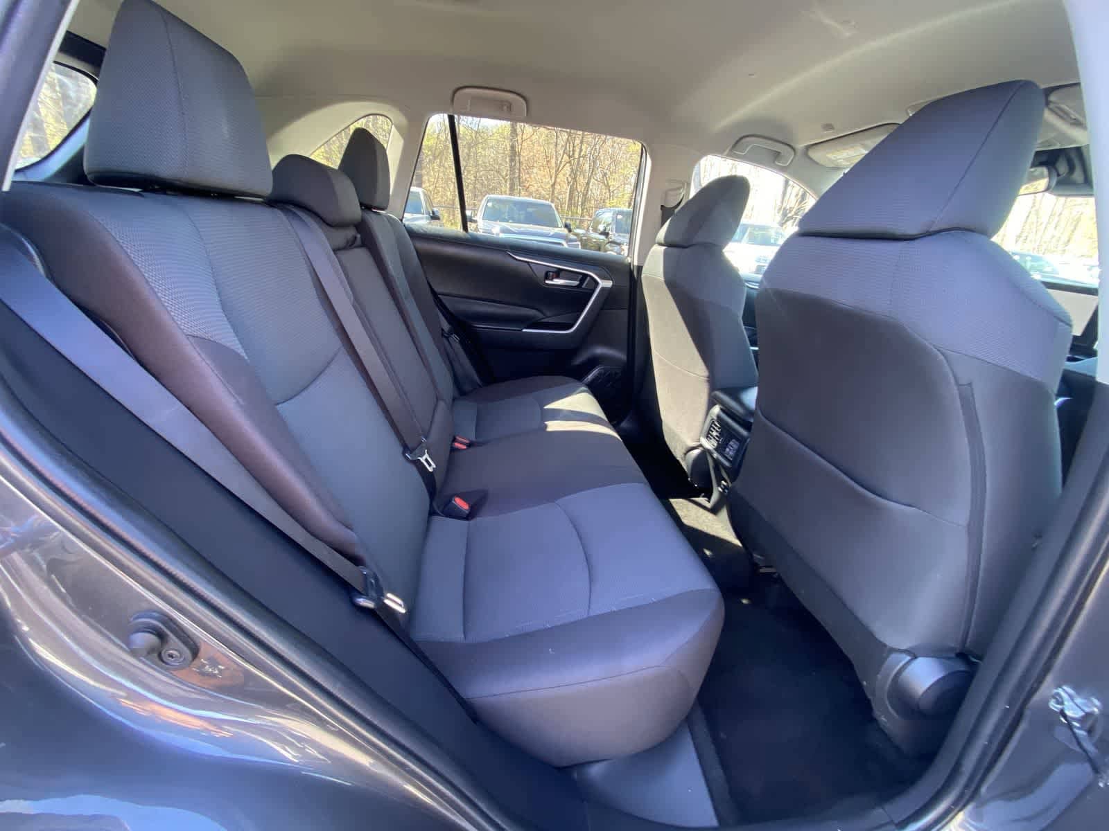 Thumbnail: 2025 Toyota RAV4 - 33