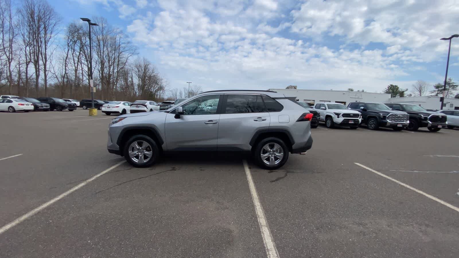 Thumbnail: 2025 Toyota RAV4 - 8