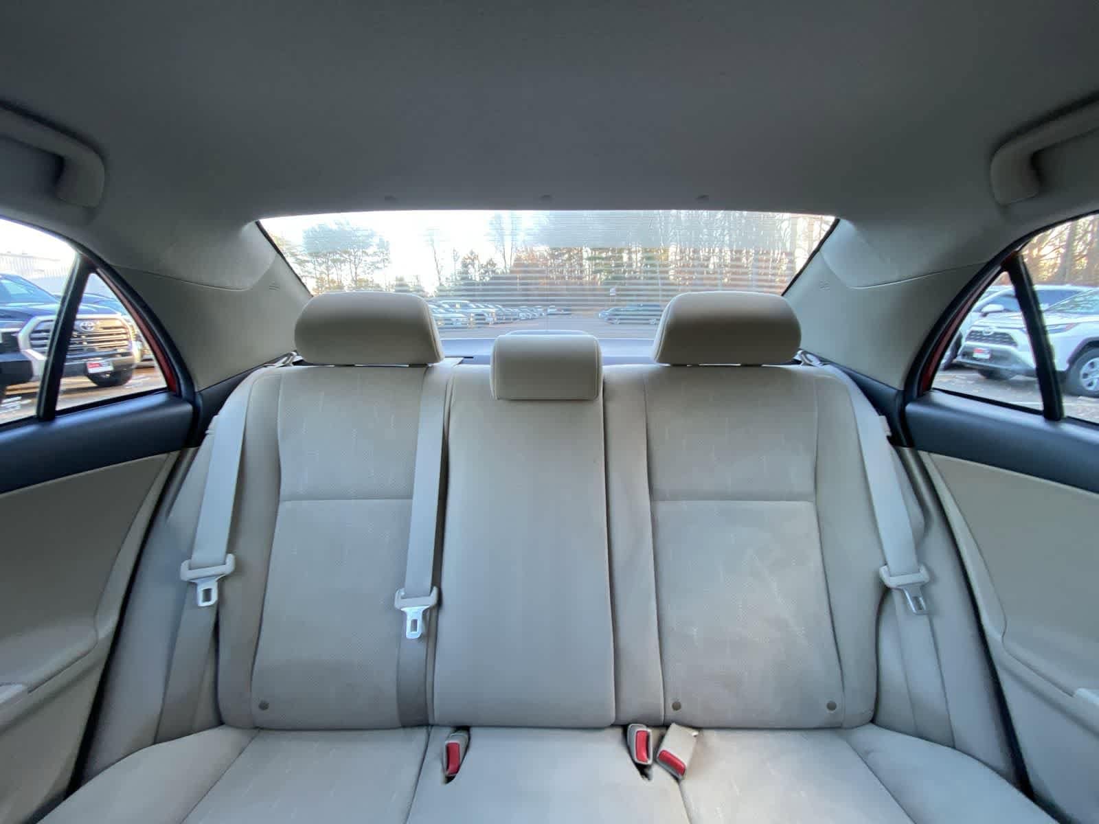 Thumbnail: 2013 Toyota Corolla - 33