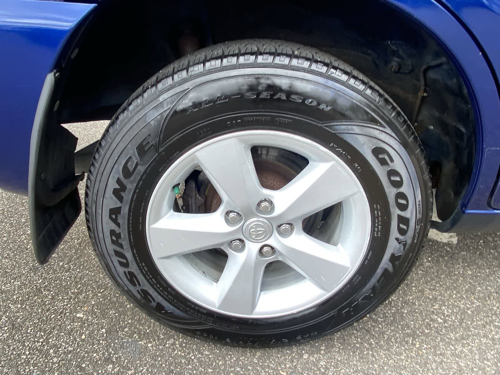 Thumbnail: 2004 Toyota RAV4 - 13