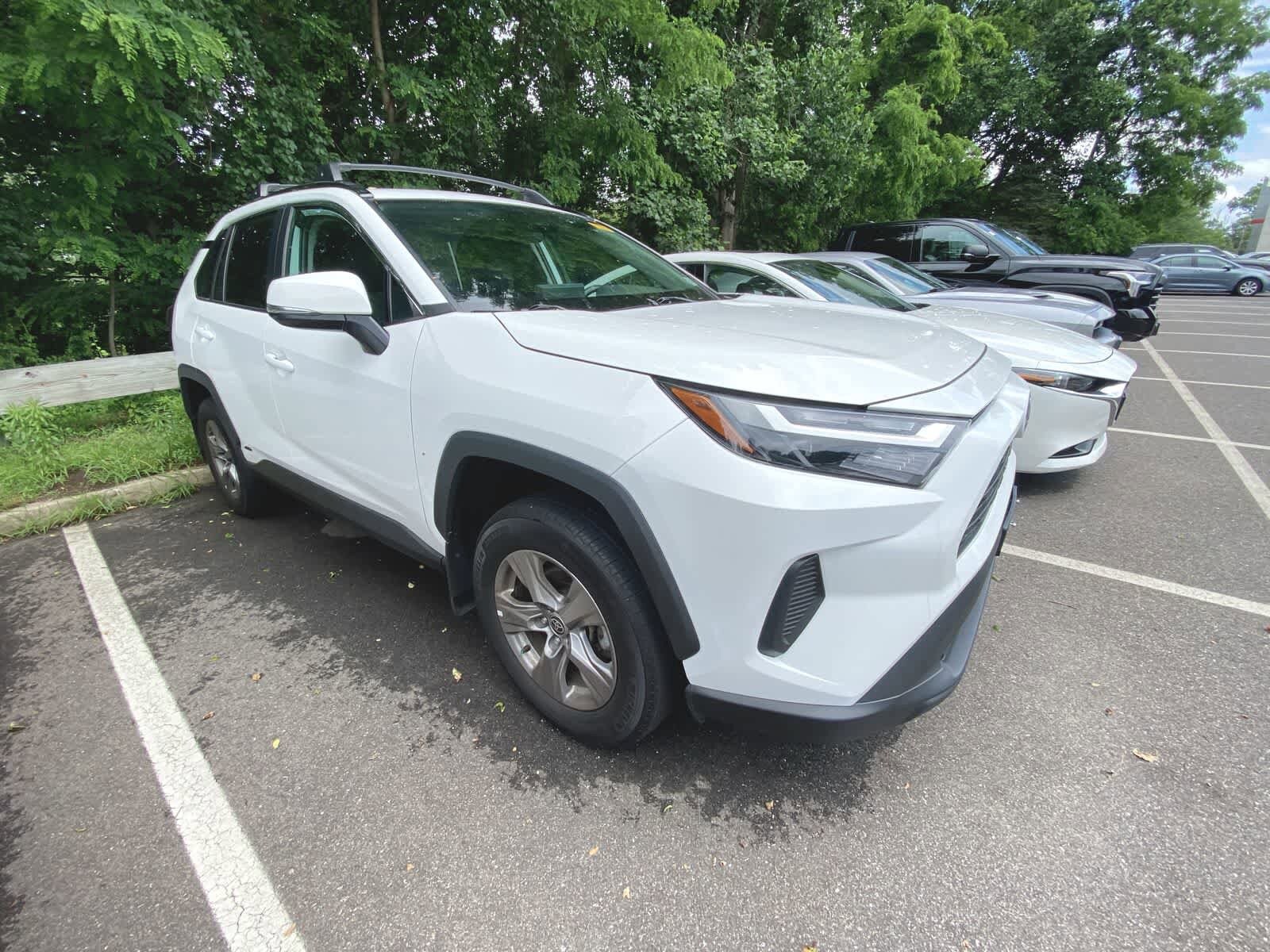2023 Toyota RAV4 XLE 3
