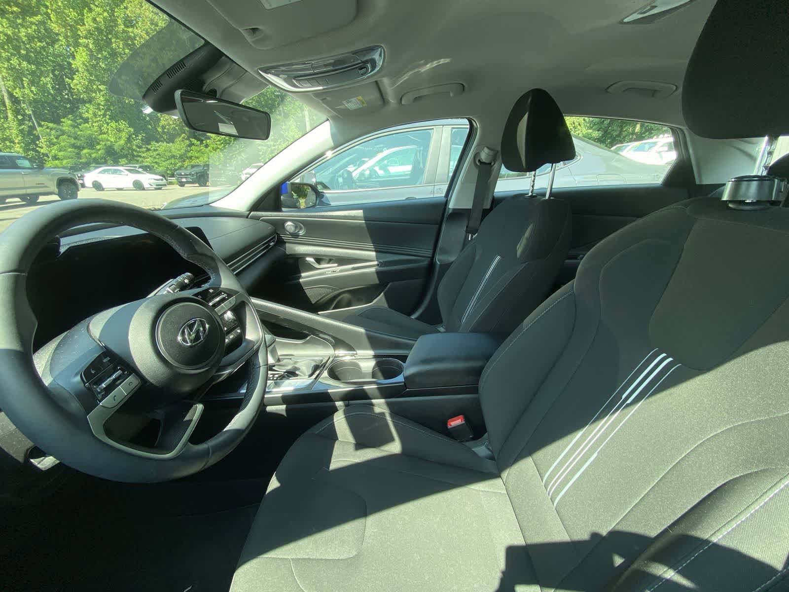 Thumbnail: 2023 Hyundai Elantra - 10