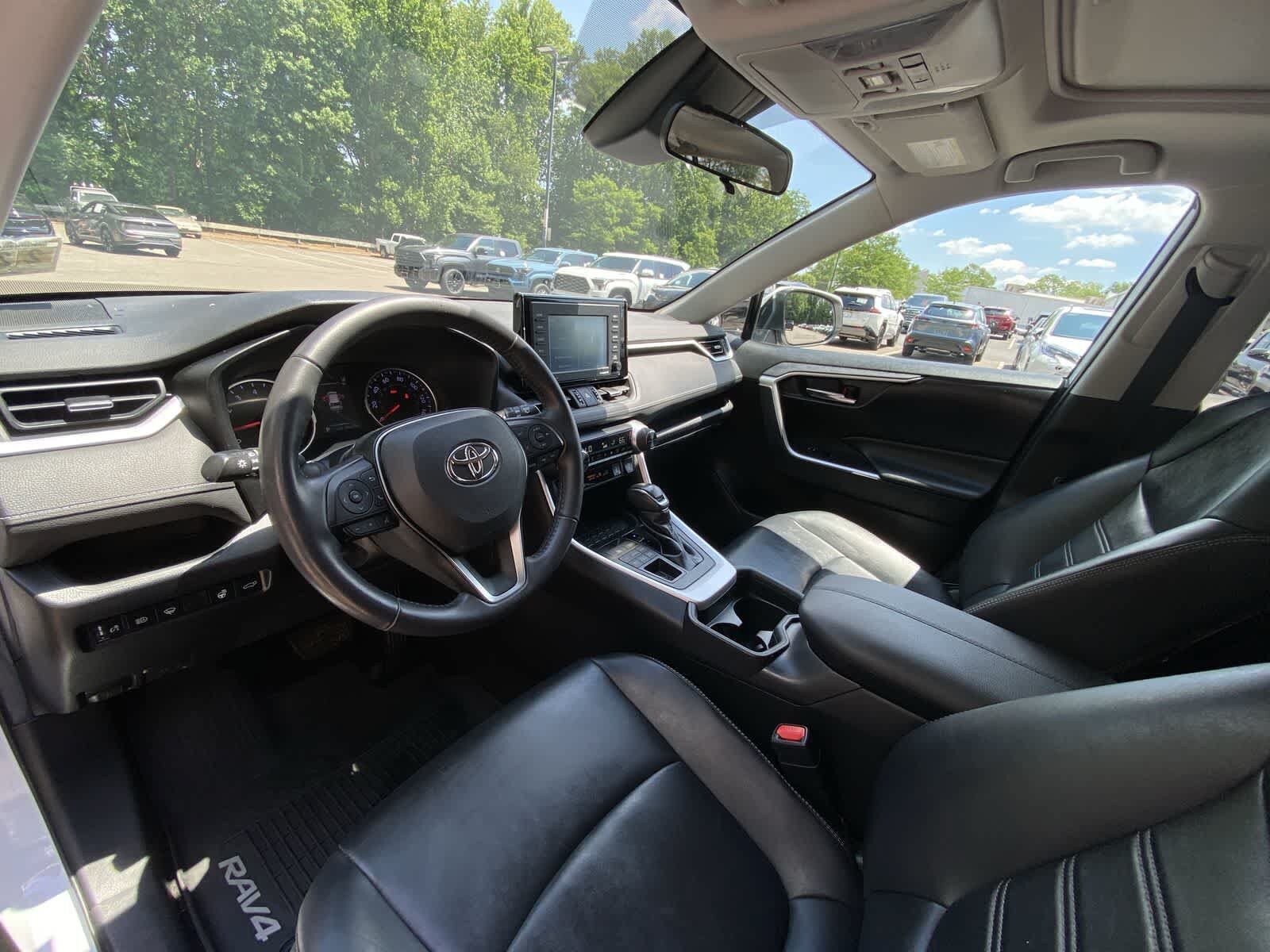 Thumbnail: 2020 Toyota RAV4 - 20
