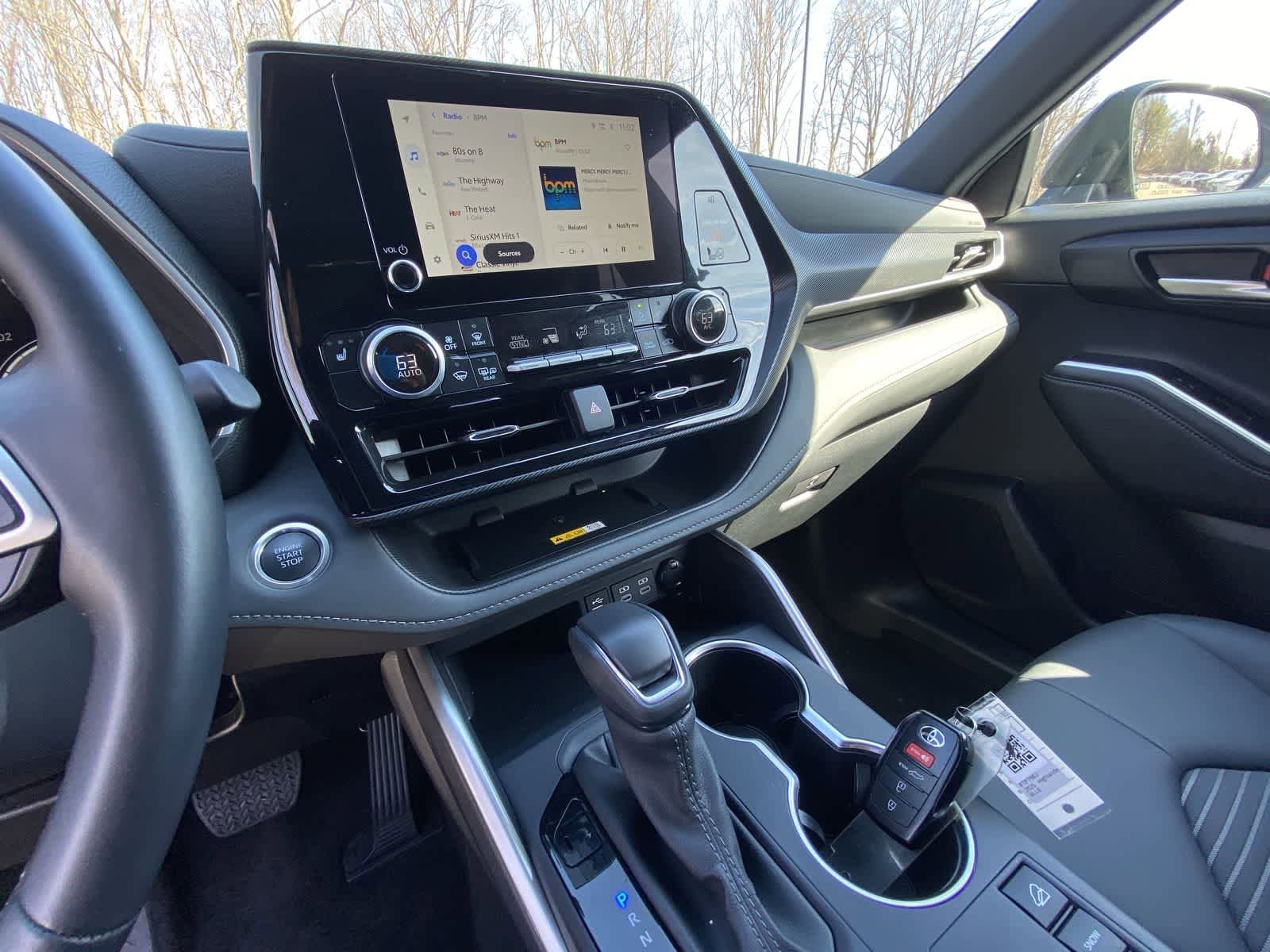 Thumbnail: 2025 Toyota Highlander - 23