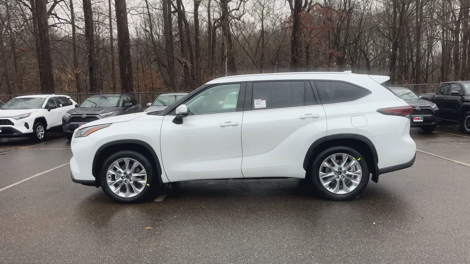 Thumbnail: 2026 Toyota Highlander - 5