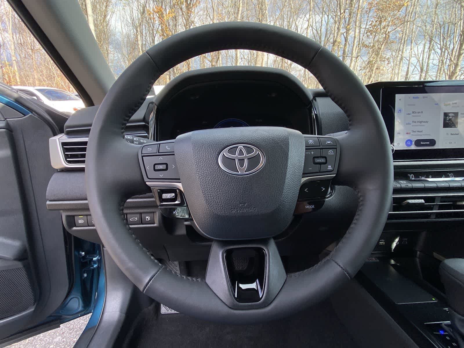 Thumbnail: 2025 Toyota Camry - 31