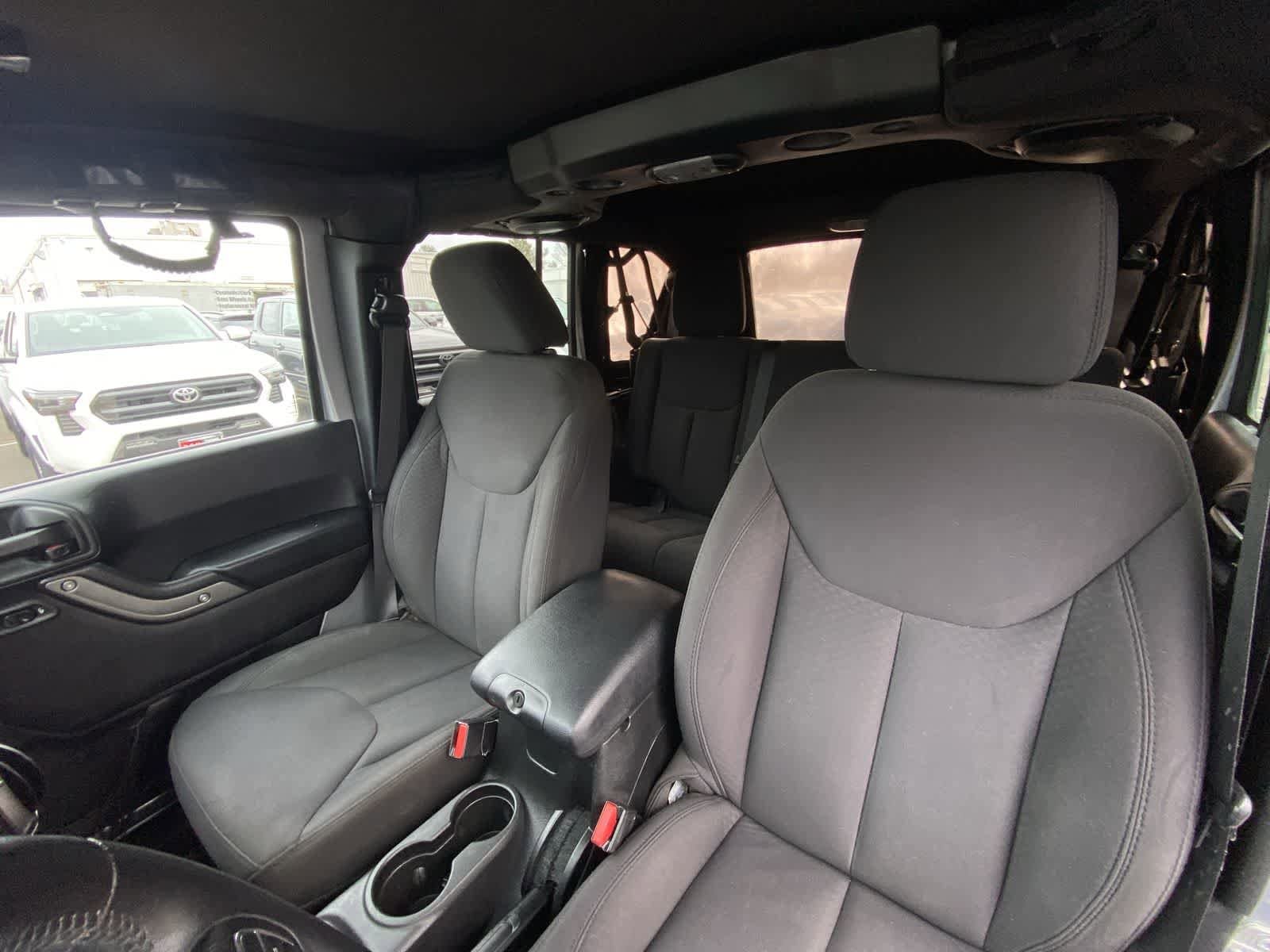 Thumbnail: 2014 Jeep Wrangler - 20