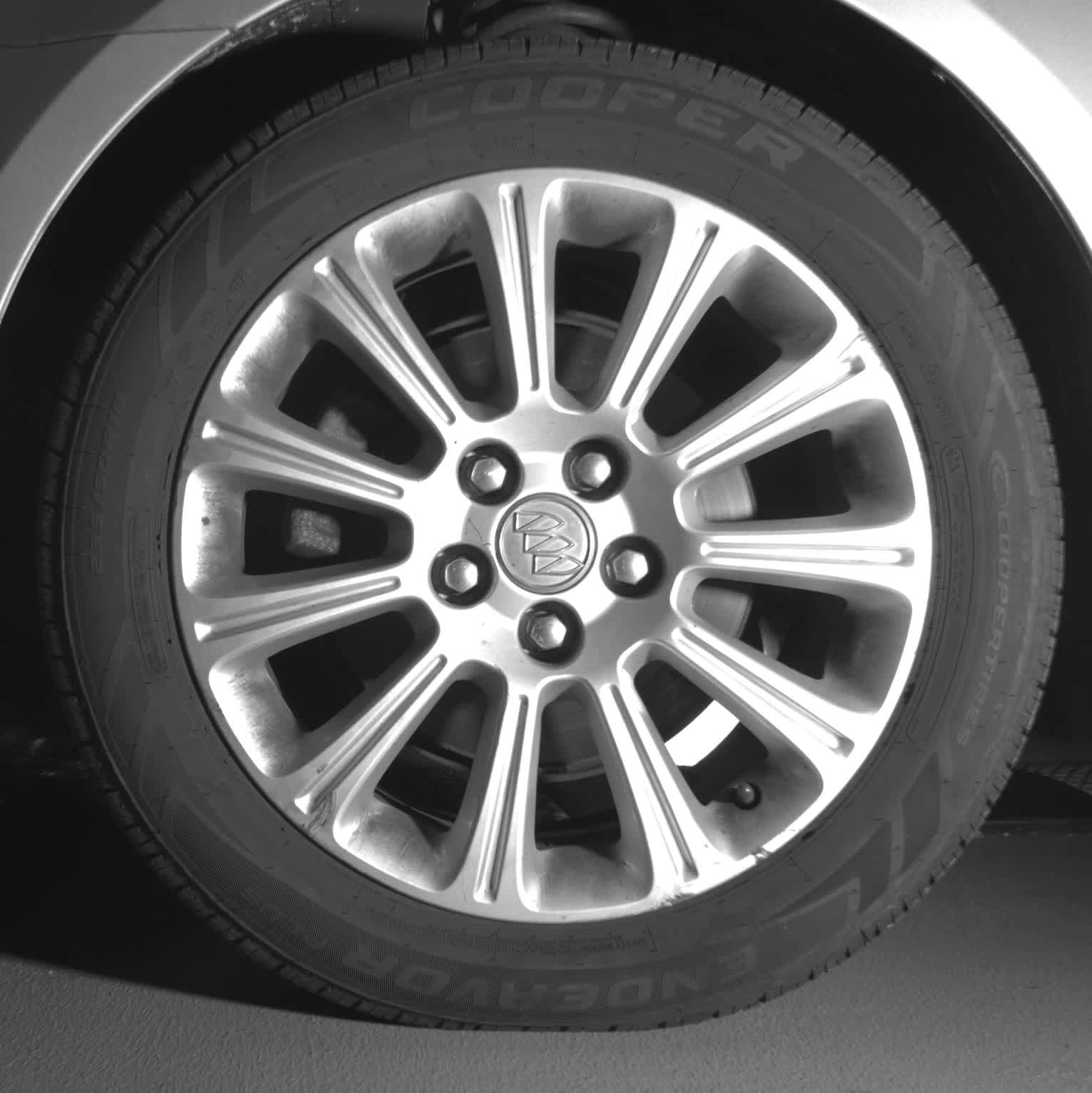 Thumbnail: 2013 Buick LaCrosse - 9