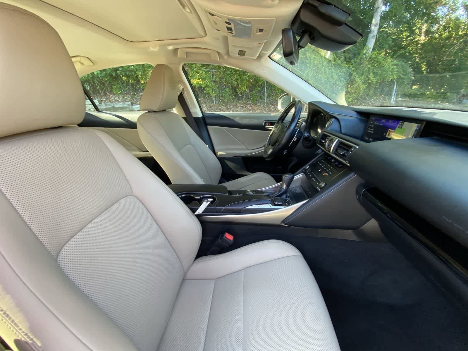 Thumbnail: 2020 Lexus IS - 21