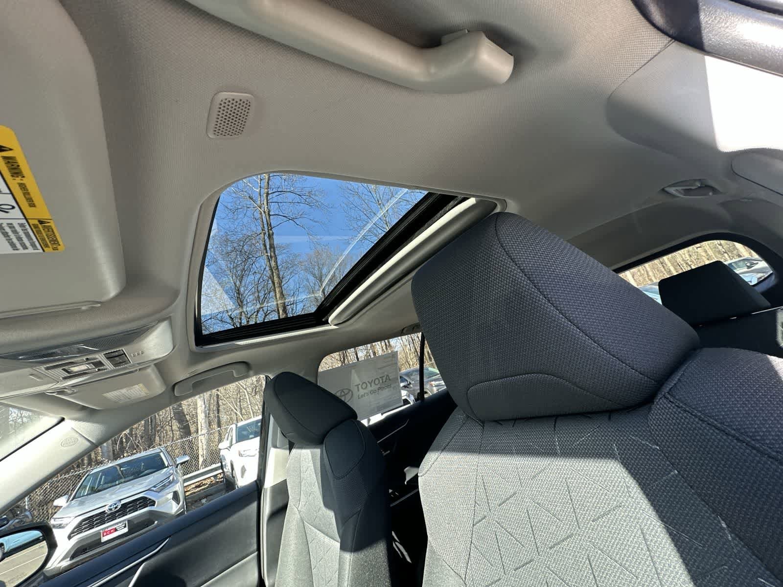 Thumbnail: 2025 Toyota RAV4 - 35