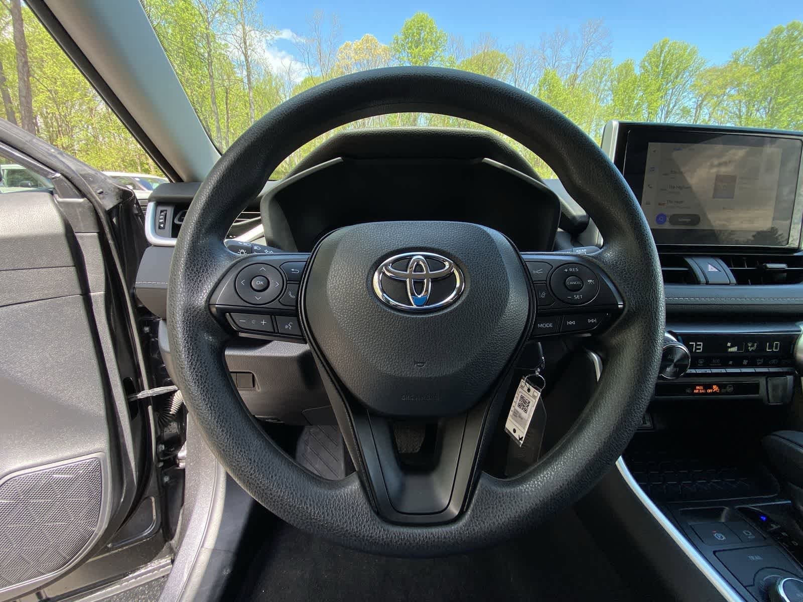 Thumbnail: 2025 Toyota RAV4 - 28