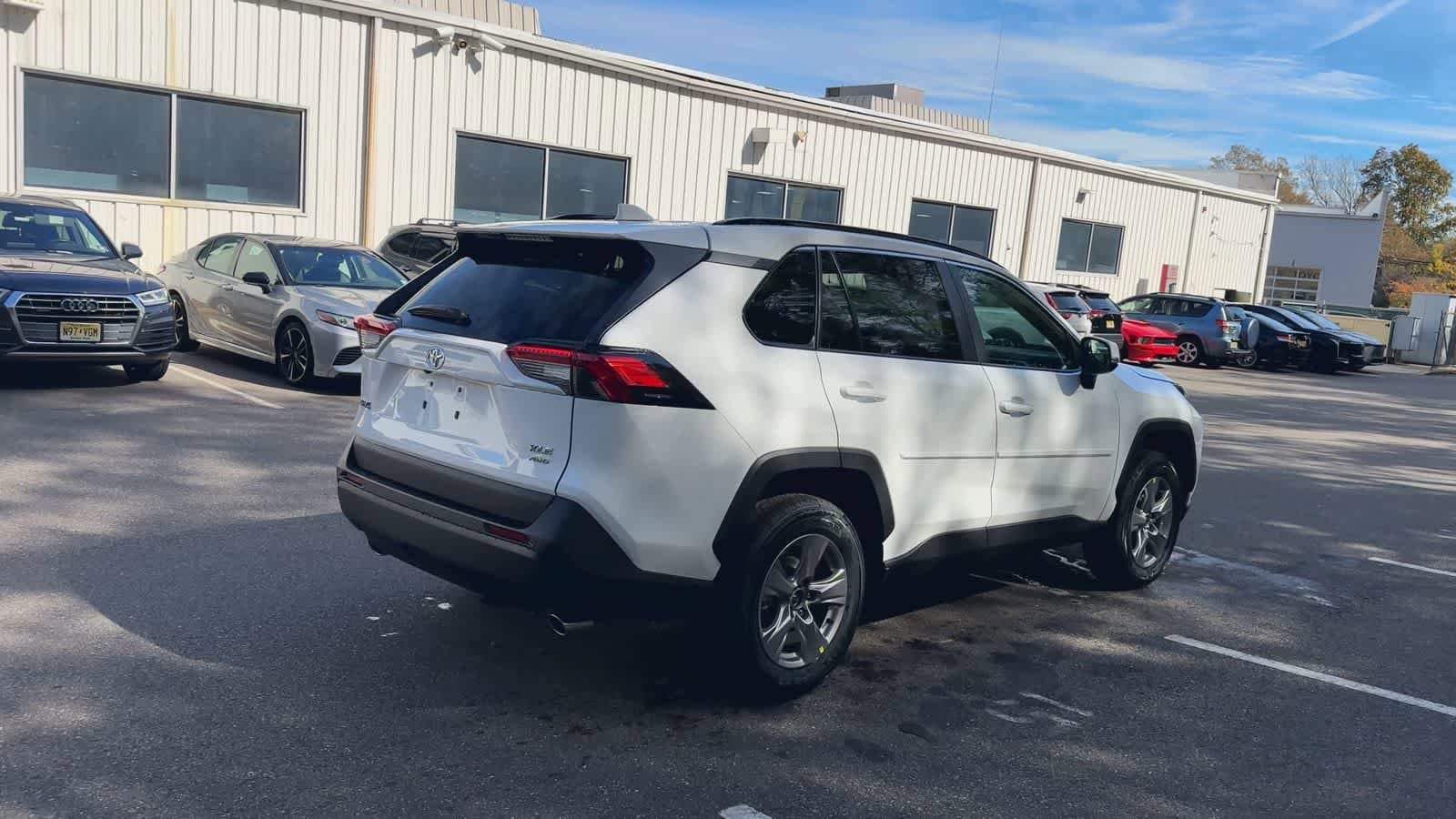 Thumbnail: 2025 Toyota RAV4 - 8