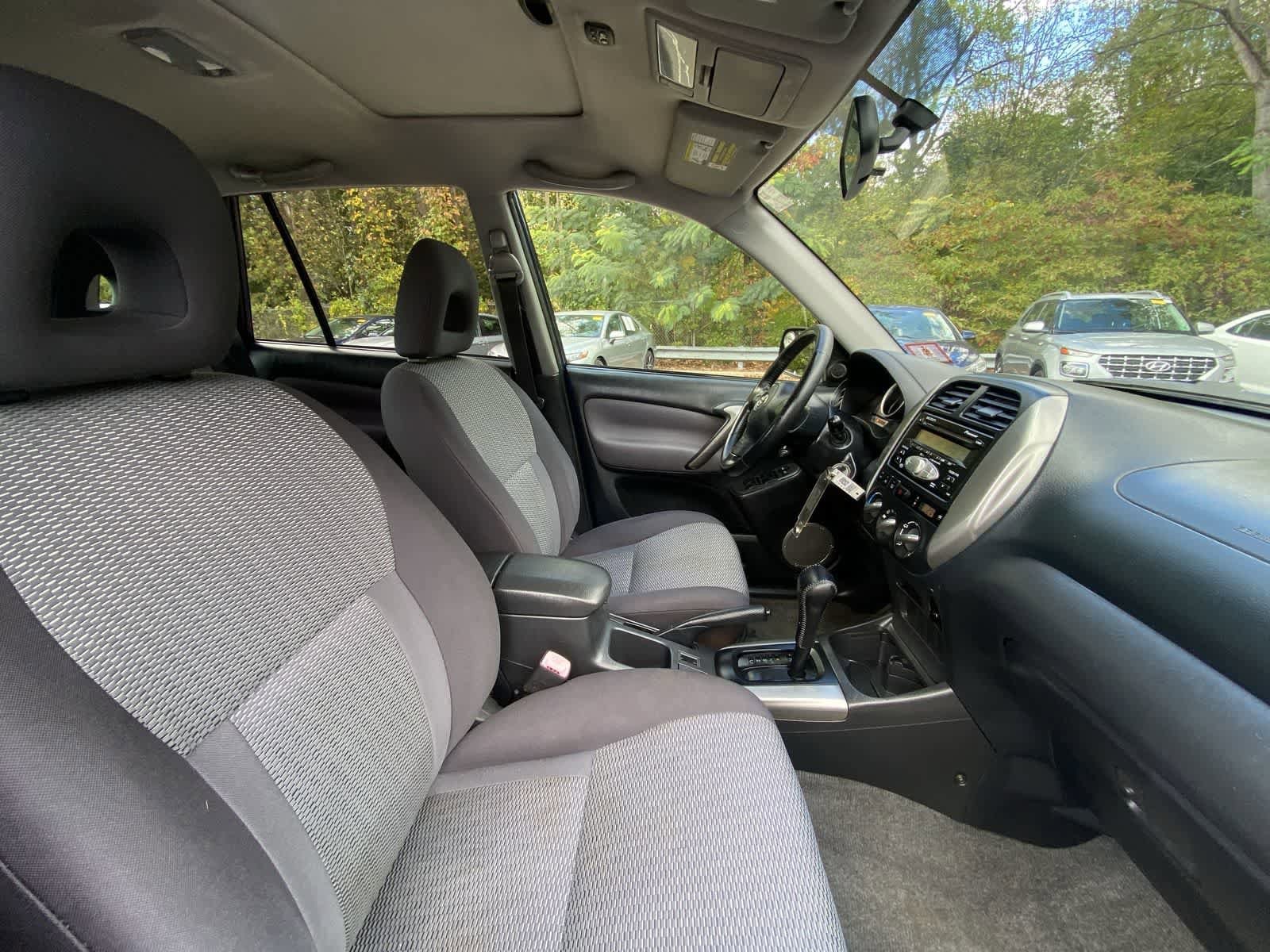 Thumbnail: 2004 Toyota RAV4 - 21