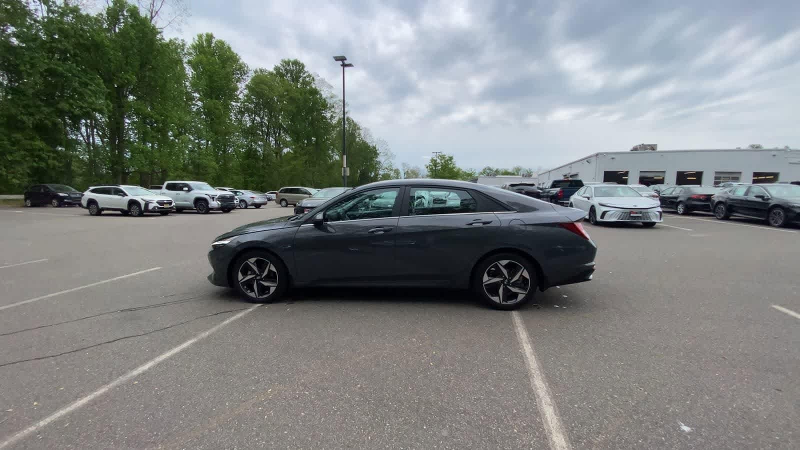 Thumbnail: 2023 Hyundai Elantra - 5