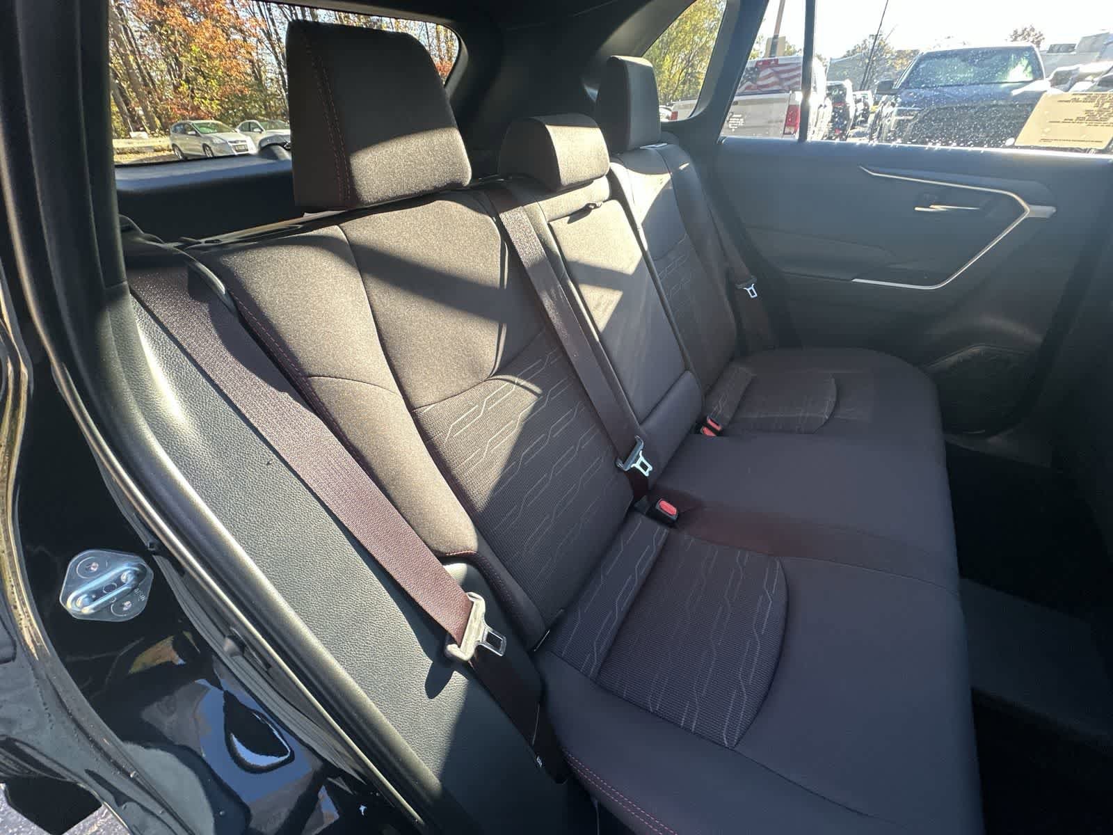 Thumbnail: 2025 Toyota RAV4 - 29